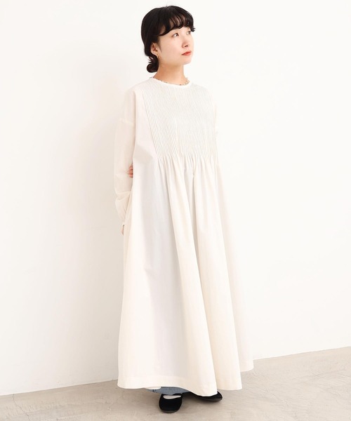 l'atelier du savon（アトリエドサボン）の「バスクシャツみたいなピンタックワンピース（ワンピース・レディース・オフホワイト/サックスブルー/ブラック/ピンク/レッド・FREE）」の18枚目の写真