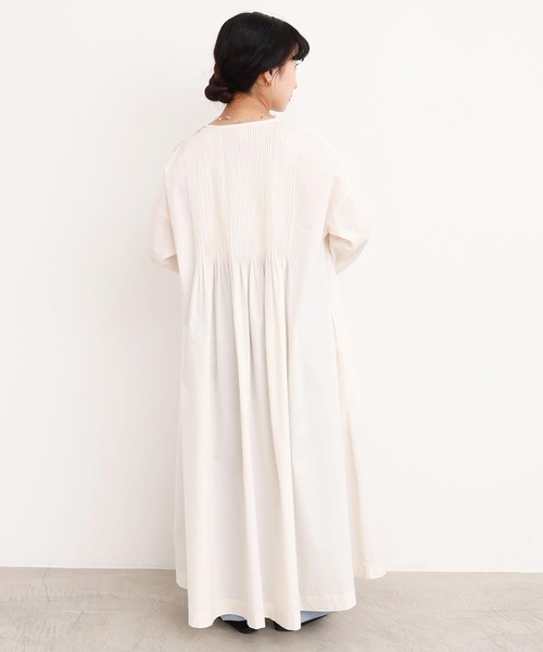 l'atelier du savon（アトリエドサボン）の「バスクシャツみたいなピンタックワンピース（ワンピース・レディース・オフホワイト/サックスブルー/ブラック/ピンク/レッド・FREE）」の21枚目の写真