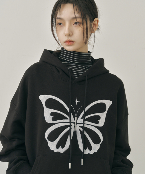 NICK&NICOLE(ニックアンドニコール)の「BUTTERFLY EMBROIDERY HOODIE_BLACK SILVER(パーカー・レディース・その他・FREE)」の3枚目の写真