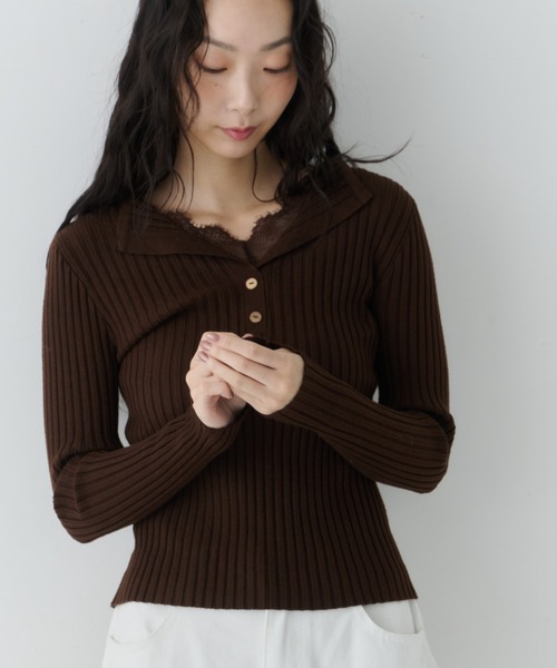 NUJOH(ヌゾ)の「Layered Lace Henley Knit / レイヤードレースヘンリーニット(Tシャツ/カットソー・レディース・ライトベージュ/ブラウン/ホワイト/チャコールグレー・FREE)」の5枚目の写真