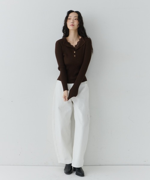 NUJOH(ヌゾ)の「Layered Lace Henley Knit / レイヤードレースヘンリーニット(Tシャツ/カットソー・レディース・ライトベージュ/ブラウン/ホワイト/チャコールグレー・FREE)」の14枚目の写真