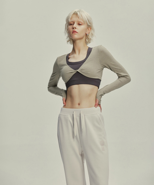 IBA NENETS(イバネネツ)の「ツイストディテールカバートップ-カーキ(Tシャツ/カットソー・レディース・その他・SMALL/MEDIUM)」の5枚目の写真