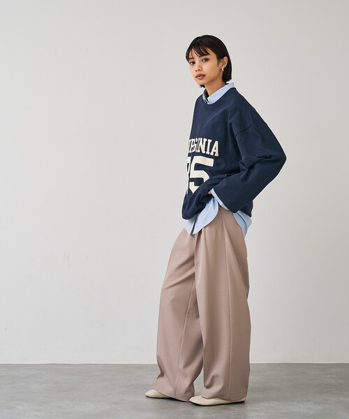 abahouse mavie（アバハウスマヴィ）の「【オーバーサイズ】裏毛ドロストロゴプルオーバー（スウェット・レディース・ネイビー/ブラック/ライトグレー・フリー）」の4枚目の写真