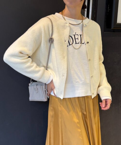 Jena espace merveilleux（ジェナ　エスパスメルヴェイユ）の「【春まで着れる】カタアゼ金ボタンカーディガン（カーディガン/ボレロ・レディース・オフホワイト/ライトグレー/チャコールグレー/ブルー・FREE）」の2枚目の写真