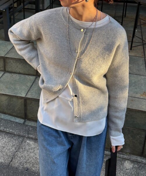 Jena espace merveilleux（ジェナ　エスパスメルヴェイユ）の「【春まで着れる】カタアゼ金ボタンカーディガン（カーディガン/ボレロ・レディース・オフホワイト/ライトグレー/チャコールグレー/ブルー・FREE）」の17枚目の写真