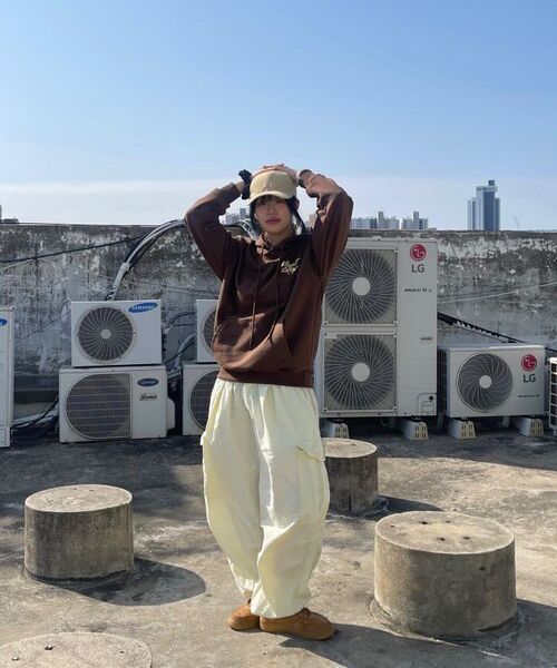 VENHIT(ベンヒット)の「VH CREW フードパーカー(パーカー・レディース・ブラック/ブラウン/グレー/カーキ/バーガンディー・MEDIUM/LARGE/X-LARGE/2XL)」の16枚目の写真