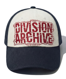 IDWS（アイドンワナセル）の「Division Archive Maxi Cap Navy/Ivory（キャップ）」