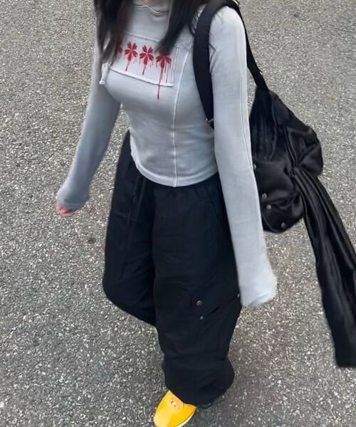 KIMZISU(キムジス)の「Patch Slim Hoodie _ Dark Grey(パーカー・レディース・その他・M/S)」の8枚目の写真