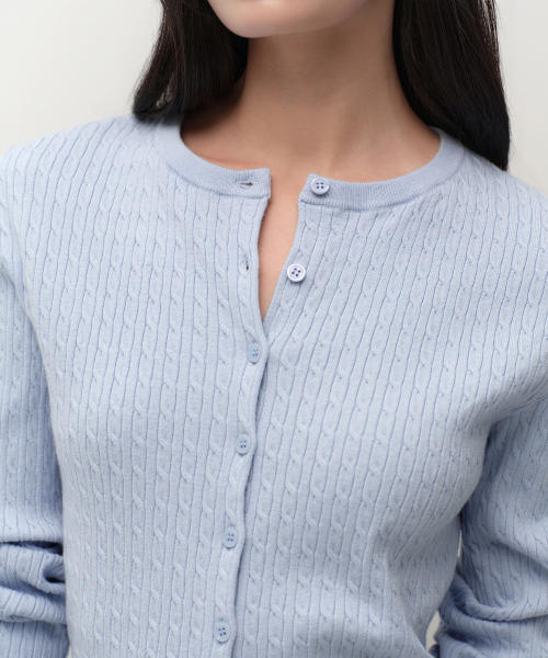 MUSINSA STANDARD WOMAN（ムシンサスタンダードウーマン）の「ウィメンズケーブルラウンドネックカーディガン[スカイブルー]（カーディガン/ボレロ・レディース・その他・SMALL/MEDIUM/LARGE/X-SMALL）」の6枚目の写真
