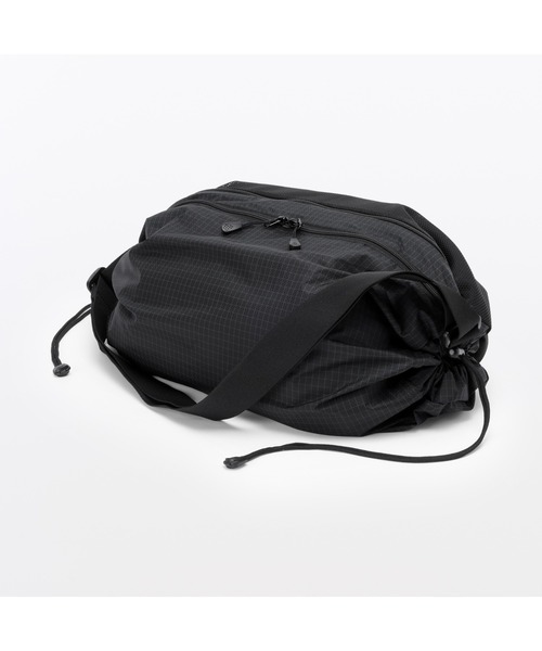 無印良品（ムジルシリョウヒン）の「撥水　リップストップ　ショルダーバッグ（ショルダーバッグ・レディース・ブラック/ブラウン系・FREE）」の6枚目の写真