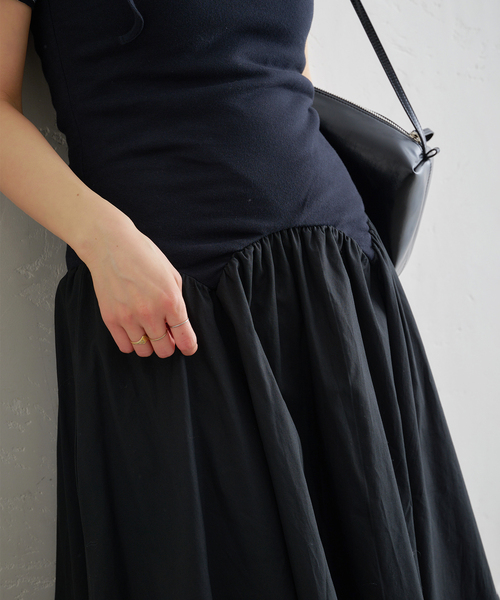 U by SPICK&SPAN(ユーバイスピックアンドスパン)の「カットドッキングギャザースカート(スカート・レディース・ブラック/ホワイト・FREE)」の7枚目の写真
