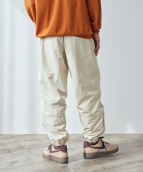 NIKE(ナイキ)の「ナイキ スポーツウェア クラブ メンズ ライトウェイト パンツ / Nike Sportswear Club Men's Lightweight Pants IF0765-229 Light Khaki(その他パンツ・メンズ・ブラウン系その他2・S/2XL/XL/L/M)」の3枚目の写真