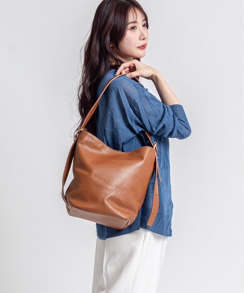 AULENTTI（オウレンティ）の「【AULENTTI/オウレンティ】トートバッグ　マグネット（トートバッグ・レディース・ブラック/ブラウン/ダークブラウン・FREE）」の3枚目の写真