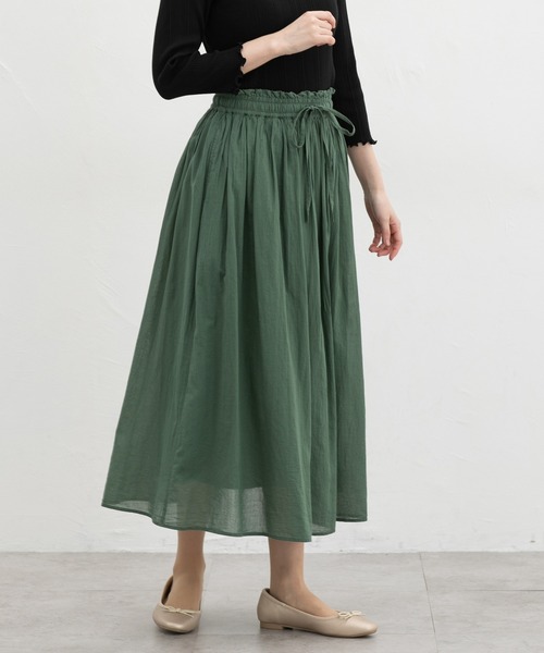 Honeys(ハニーズ)の「ロングスカート(スカート・レディース・オフホワイト/ブラック/サックスブルー/スミクロ/グリーン・S/M/LL/L)」の4枚目の写真