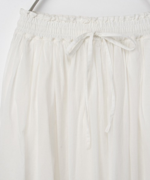 Honeys(ハニーズ)の「ロングスカート(スカート・レディース・オフホワイト/ブラック/サックスブルー/スミクロ/グリーン・S/M/LL/L)」の20枚目の写真