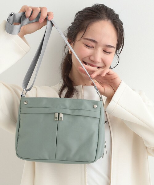 SHOO・LA・RUE（シューラルー）の「【撥水】8ポケットショルダー（ショルダーバッグ・レディース・グリーン/ダークグレー/ブラック・00）」の3枚目の写真