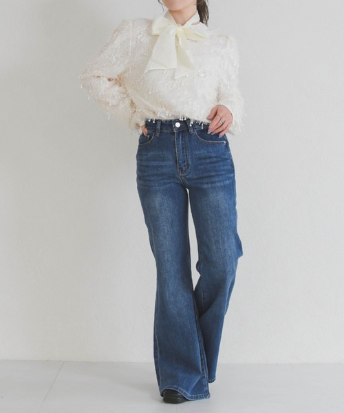 31 Sons de mode（トランテアン　ソン　ドゥ　モード）の「美脚フレアデニムパンツ（その他パンツ・レディース・ブラック/ブルー・S/M）」の4枚目の写真