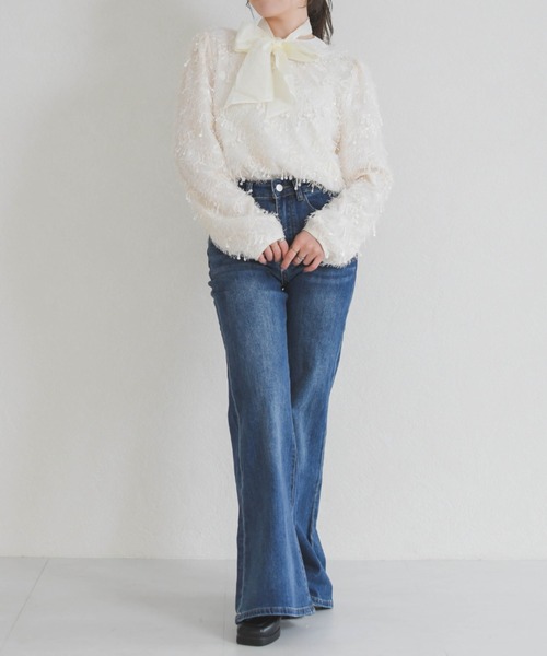 31 Sons de mode（トランテアン　ソン　ドゥ　モード）の「美脚フレアデニムパンツ（その他パンツ・レディース・ブラック/ブルー・S/M）」の5枚目の写真