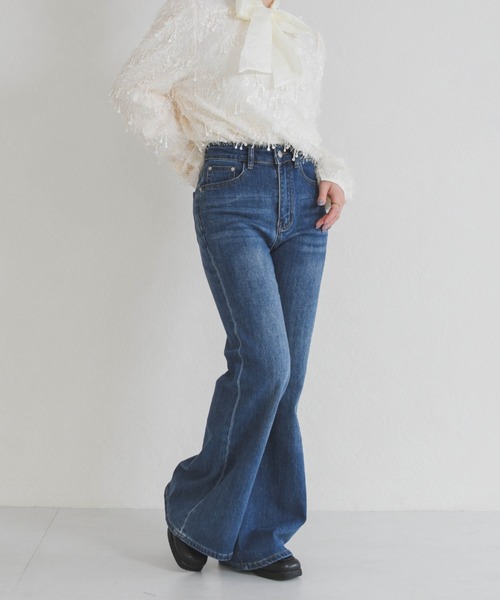 31 Sons de mode（トランテアン　ソン　ドゥ　モード）の「美脚フレアデニムパンツ（その他パンツ・レディース・ブラック/ブルー・S/M）」の8枚目の写真