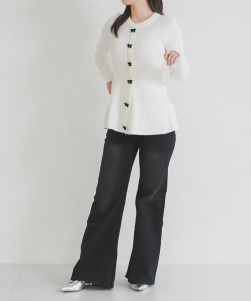 31 Sons de mode（トランテアン　ソン　ドゥ　モード）の「美脚フレアデニムパンツ（その他パンツ・レディース・ブラック/ブルー・S/M）」の11枚目の写真