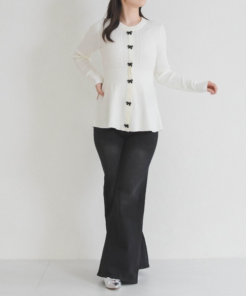 31 Sons de mode（トランテアン　ソン　ドゥ　モード）の「美脚フレアデニムパンツ（その他パンツ・レディース・ブラック/ブルー・S/M）」の12枚目の写真