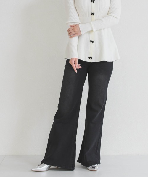 31 Sons de mode（トランテアン　ソン　ドゥ　モード）の「美脚フレアデニムパンツ（その他パンツ・レディース・ブラック/ブルー・S/M）」の14枚目の写真