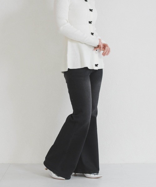 31 Sons de mode（トランテアン　ソン　ドゥ　モード）の「美脚フレアデニムパンツ（その他パンツ・レディース・ブラック/ブルー・S/M）」の15枚目の写真