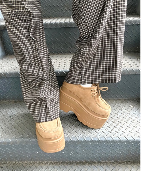 R&E（アールアンドイー）の「【2026SS新作】【R&E】ボリュームソールモカシンシューズ/デキシューズ/厚底ローファー（モカシン/デッキシューズ・レディース・ブラック/アイボリー/ベージュ系その他・L/M/S/LL）」の5枚目の写真