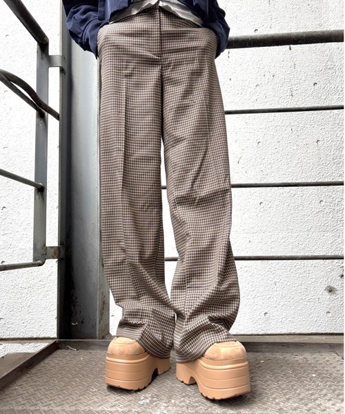 R&E（アールアンドイー）の「【2026SS新作】【R&E】ボリュームソールモカシンシューズ/デキシューズ/厚底ローファー（モカシン/デッキシューズ・レディース・ブラック/アイボリー/ベージュ系その他・L/M/S/LL）」の4枚目の写真