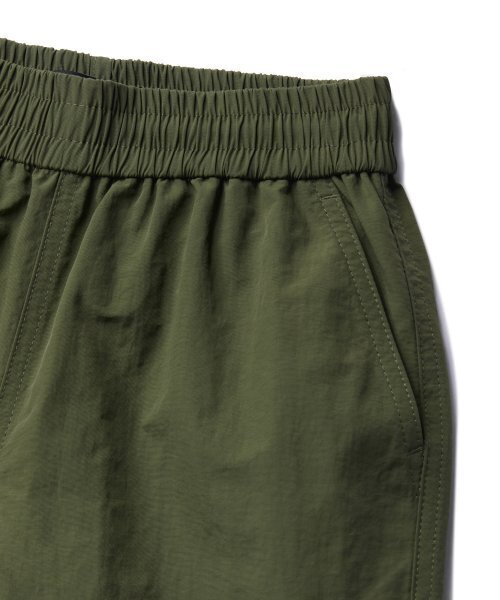 MUSINSA STANDARD KIDS（ムシンサスタンダードキッズ）の「ナイロンバンディングショーツ [オリーブグリーン]（その他パンツ・レディース・その他・160/150/140/110/130/120）」の4枚目の写真