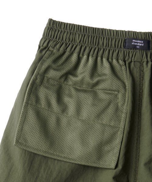 MUSINSA STANDARD KIDS（ムシンサスタンダードキッズ）の「ナイロンバンディングショーツ [オリーブグリーン]（その他パンツ・レディース・その他・160/150/140/110/130/120）」の3枚目の写真