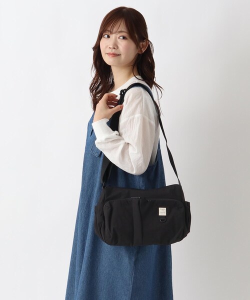 one'sterrace(ワンズテラス)の「anello ニュースタンダードショルダー(ショルダーバッグ・レディース・ブラック系8/グレー系4・99)」の9枚目の写真