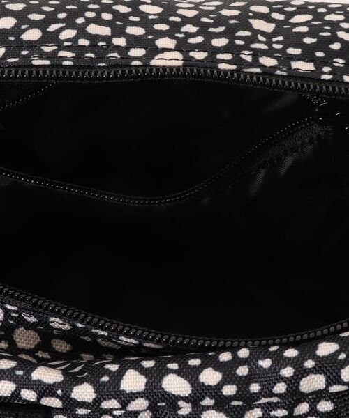 TSURUYA(ツルヤ)の「《KELTY》MINI HOLIDAY DUFFEL(ショルダーバッグ・メンズ・タン/ブラック系/モカ/マスタード/ネイビー/ブラウン系その他/グレー系その他/オリーブ/グレー系/セージグリーン・フリー)」の15枚目の写真
