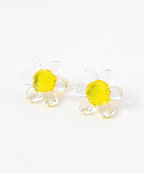 LOWRYS FARM（ローリーズファーム）の「フラワーガラスピアス　660395（ピアス（両耳用）・レディース・グリーン/イエロー・FREE）」の2枚目の写真