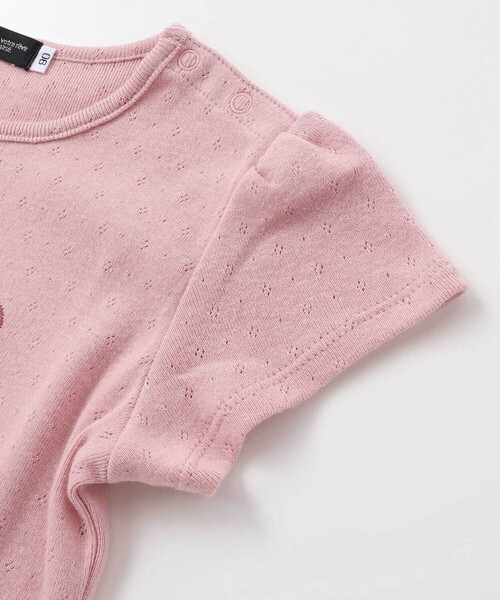 BeBe（ベベ）の「ロゴパッチ刺しゅうレーシースムース半袖Tシャツ（その他ベビーウェア・キッズ・ホワイト/ピンク・90cm/80ｃｍ）」の9枚目の写真