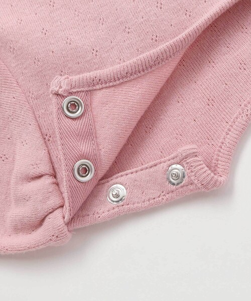 BeBe（ベベ）の「ロゴパッチ刺しゅうレーシースムース半袖Tシャツ（その他ベビーウェア・キッズ・ホワイト/ピンク・90cm/80ｃｍ）」の10枚目の写真