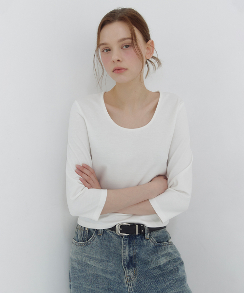 MICANE(ミケーネ)の「ミバ ユーネック クォータースリーブT(Tシャツ/カットソー・レディース・ブラック/スカイブルー/アイボリー・SMALL/MEDIUM/LARGE/X-LARGE)」の5枚目の写真