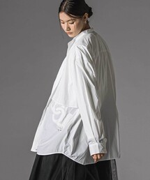 LIBERCORE par BEBE（リベルコアパルベベ）の「【収納ポーチ付】ナイロンタフタレイヤード風バンドカラーシャツ大人親子お揃い（シャツ/ブラウス）」