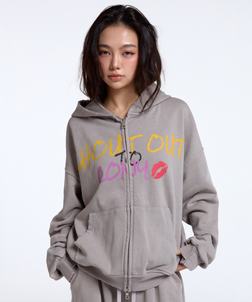 CONY（コール アウト ニューイヤー）の「シャラウト トゥ コニー グラフィック フードパーカー / ヴィンテージピンク（パーカー・レディース・その他・OS）」の2枚目の写真