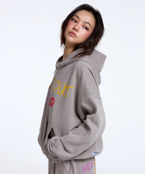 CONY（コール アウト ニューイヤー）の「シャラウト トゥ コニー グラフィック フードパーカー / ヴィンテージピンク（パーカー・レディース・その他・OS）」の3枚目の写真