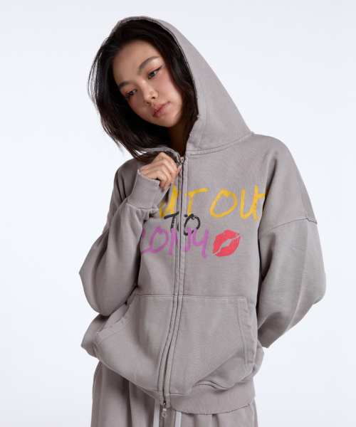 CONY（コール アウト ニューイヤー）の「シャラウト トゥ コニー グラフィック フードパーカー / ヴィンテージピンク（パーカー・レディース・その他・OS）」の5枚目の写真