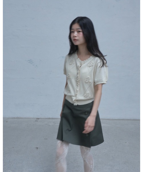 Smyeon(スミョン)の「Embroidered short sleeve knit cardigan/刺繍半袖ニットカーディガン(カーディガン/ボレロ・レディース・ピンク/グレー/ライトブルー/アイボリー・FREE)」の9枚目の写真