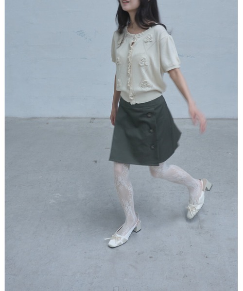 Smyeon(スミョン)の「Embroidered short sleeve knit cardigan/刺繍半袖ニットカーディガン(カーディガン/ボレロ・レディース・ピンク/グレー/ライトブルー/アイボリー・FREE)」の11枚目の写真