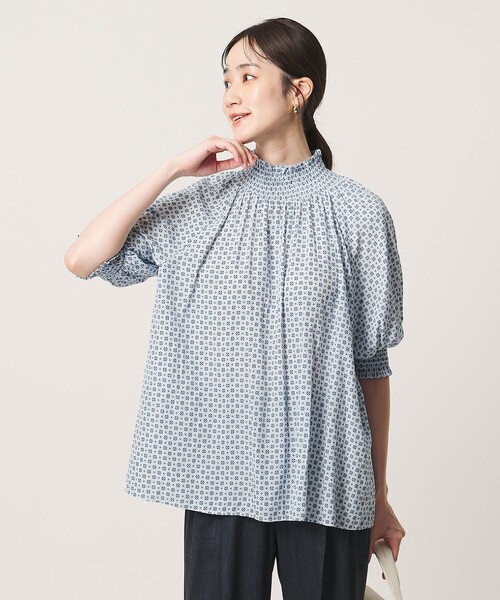 UNITED ARROWS(ユナイテッドアローズ)の「シャーリング ハイネック シャツ ブラウス(シャツ/ブラウス・レディース・ネイビー/オフホワイト/その他7/その他3・FREE)」の2枚目の写真