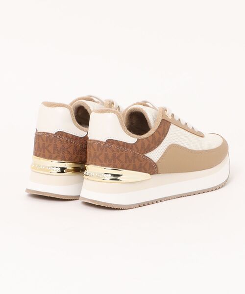 MICHAEL KORS(マイケルコース)の「HATTIE スニーカー - MKシグネチャー(スニーカー・レディース・キャメル・6.5/6/5.5/8/7.5/7/5/9/8.5)」の2枚目の写真