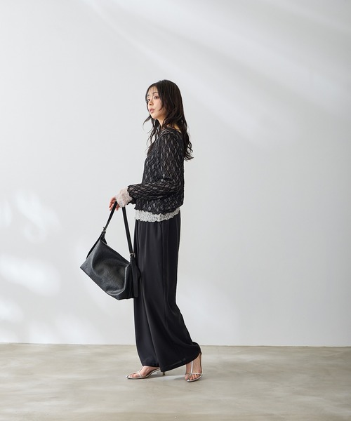 Anclear oui（アンクリアウィ）の「ワンハンドルショルダーバッグ（ショルダーバッグ・レディース・White/Black・F）」の6枚目の写真