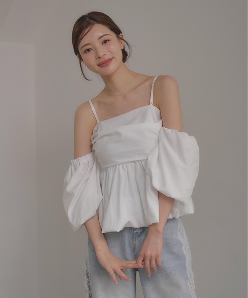 SOELA（ソエラ）の「3WAYオフショルバルーンスリーブチュニック（シャツ/ブラウス・レディース・アイボリー/ブラック・FREE）」の3枚目の写真