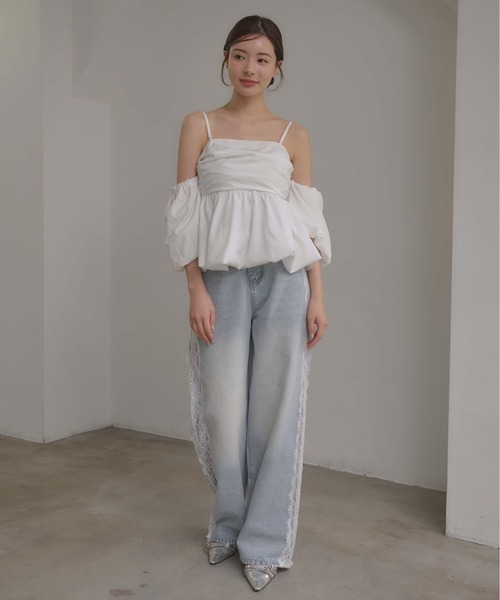 SOELA（ソエラ）の「3WAYオフショルバルーンスリーブチュニック（シャツ/ブラウス・レディース・アイボリー/ブラック・FREE）」の5枚目の写真