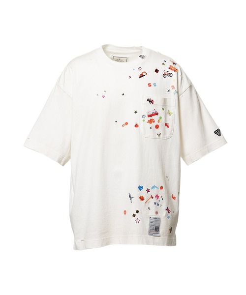 Maison MIHARA YASUHIRO(メゾンミハラヤスヒロ)の「【MIHARAYASUHIRO/ミハラヤスヒロ】Kids Sticker Printed T-shirt / KIDS STICKER TEE(Tシャツ/カットソー・メンズ・ホワイト/ブラック/グレー・48/46/44)」の2枚目の写真