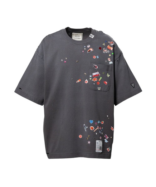 Maison MIHARA YASUHIRO(メゾンミハラヤスヒロ)の「【MIHARAYASUHIRO/ミハラヤスヒロ】Kids Sticker Printed T-shirt / KIDS STICKER TEE(Tシャツ/カットソー・メンズ・ホワイト/ブラック/グレー・48/46/44)」の3枚目の写真